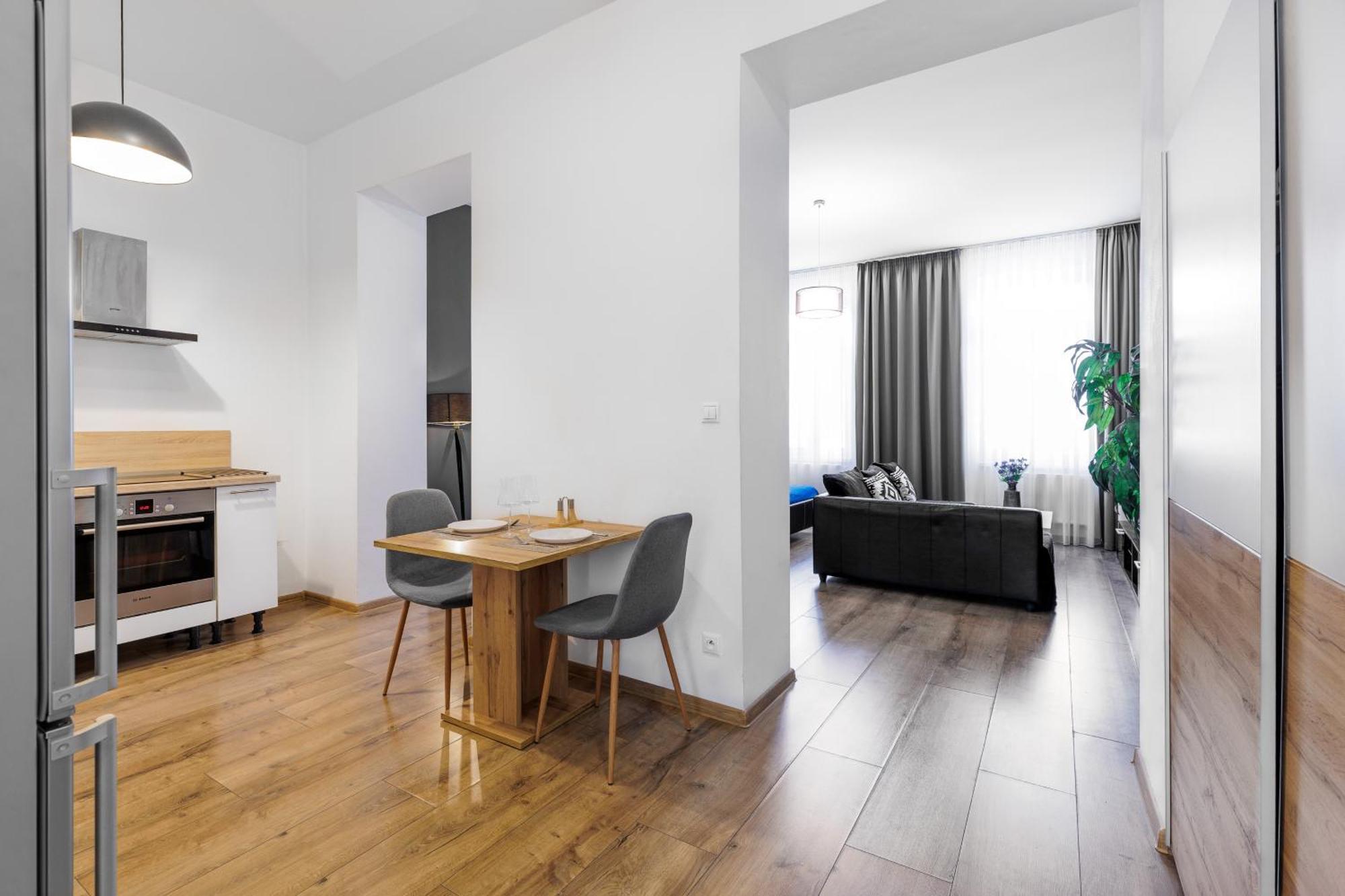 Skackava - Beautiful New Apartment In Direct Centrum, 24H Self Check-In Banská Bystrica Exterior foto